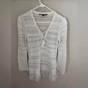 White House Black Market CROCHET Cream V-Neck top small